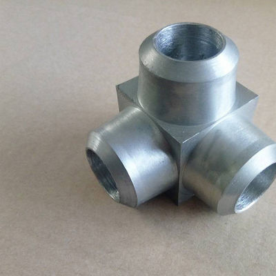 DN10-DN1000 forjó las instalaciones de tuberías 1/8 material de la camiseta 3000psi 6000psi A105 del tubo